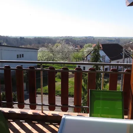 Les Brimbelles Apartment *